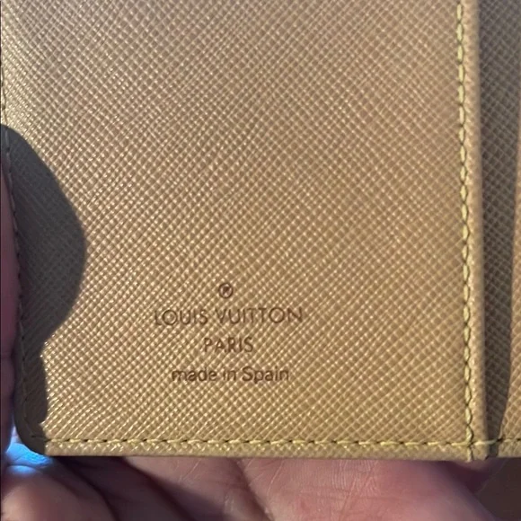 Louis Vuitton Tan/Gray Notebook w/3 Card Holders Perfect Christmas gift! - Picture 6 of 9